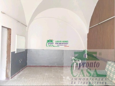 Foto Locale commerciale in VIA CONTE DI TORINO, Comiso Centro di 35 m²