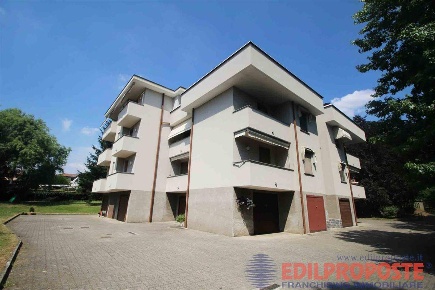 Foto Appartamento a Lazzate di 92 m² con 3 locali in vendita