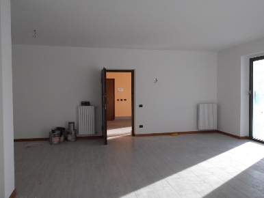 Foto Negozio a Vicoforte Centro di 100 m² con 3 locali in vendita