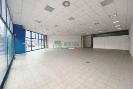 Foto Locale commerciale a Comiso Centro di 106 m² con 2 locali in vendita