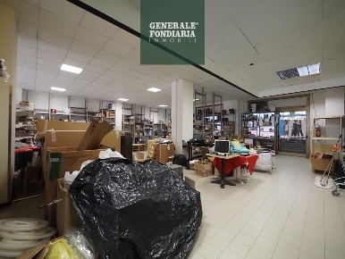 Foto Locale commerciale a La Spezia di 650 m² con 2 locali in vendita