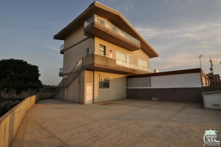 Foto Ufficio in VIA G. A. CARTIA, Ragusa Croce - Selvaggio di 115 m²