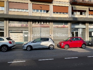 Foto Negozio in VIA SPINO, Bergamo Canovine di 120 m² con 2 locali