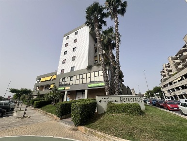 Foto Ufficio in VIA X MARZO, Modugno di 92 m² con 4 locali in vendita