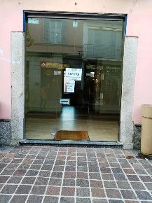 Foto Negozio in VIA VITTORIO EMANUELE, Monza Centro Storico di 100 m²