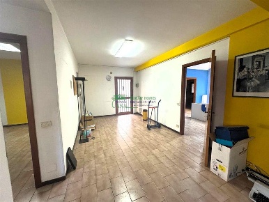 Foto Ufficio in VIA SERAFINO AMABILE GUASTELLA, Ragusa di 120 m² in vendita