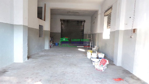 Foto Locale commerciale a Gela di 170 m² in vendita