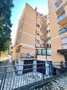 Foto Ufficio in XXV aprile, Vimercate Semicentro di 55 m² con 2 locali