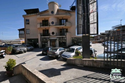 Foto Locale commerciale a Ragusa Croce - Selvaggio di 250 m² in vendita