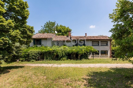 Foto Villa unifamiliare in Via Monticino, Dozza di 295 m² con 5 locali