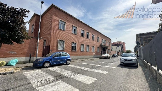 Foto Ufficio in via Galileo Galilei, Bresso di 460 m² con 12 locali