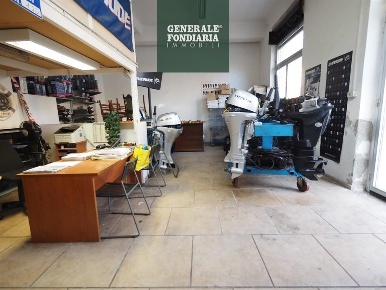 Foto Laboratorio a La Spezia di 240 m² con 1 locali in vendita