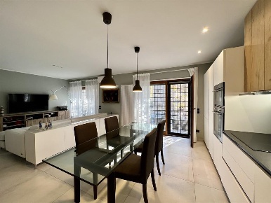 Foto Appartamento in via pietro sannibale, Albano Laziale Centro di 75 m²