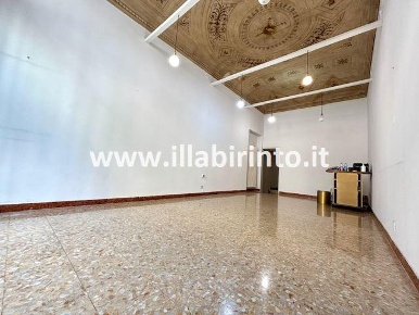 Foto Negozio in corso giacomo matteotti, Faenza di 51 m² con 2 locali