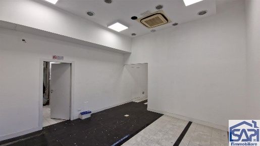 Foto Attività commerciale a Milano Piave - Tricolore di 58 m² con 2 locali