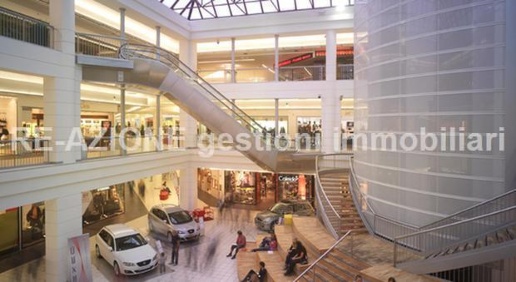 Foto Negozio a Torri di Quartesolo Centro di 67 m² con 1 locali in affitto