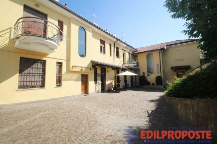 Foto Appartamento a Lentate sul Seveso Centro di 148 m² con 4 locali