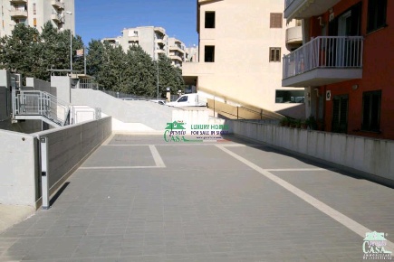 Foto Locale commerciale a Ragusa Croce - Selvaggio di 220 m² con 1 locali