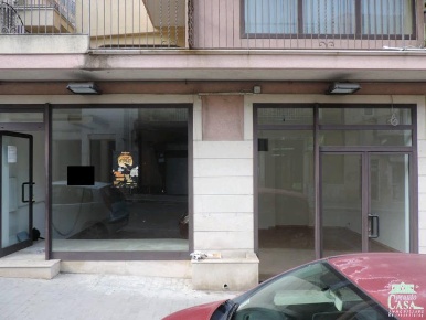 Foto Locale commerciale in VIA CARDUCCI, Ragusa San Luigi - Archimede