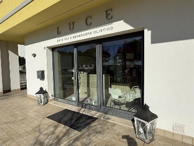 Foto Negozio a Ravenna di 110 m² con 5 locali in vendita