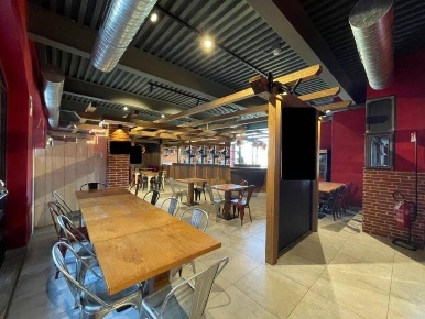 Foto Locale commerciale a Bareggio di 360 m² in affitto