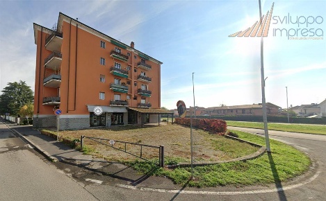 Foto Negozio in via vittorio emanuele, Caponago di 175 m² con 4 locali