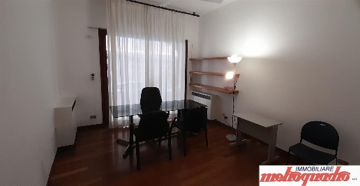 Foto Ufficio in via Mascarella, Bologna Irnerio di 50 m² con 2 locali