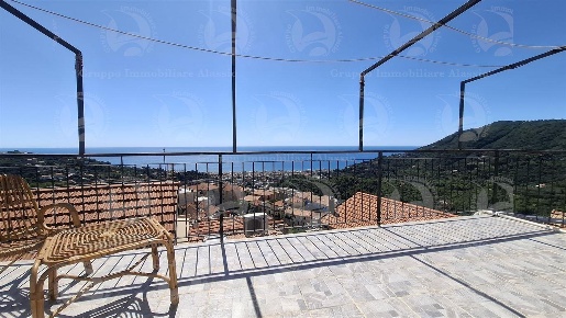 Foto Appartamento in Via Leon Pancaldo, Alassio Moglio di 90 m² in vendita