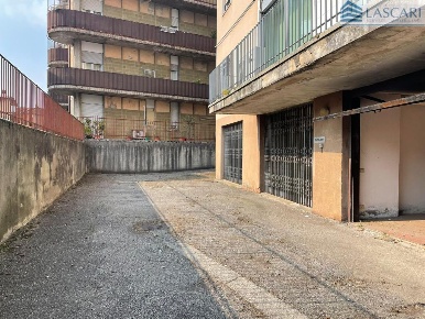 Foto Magazzino in Via Zambelli, Sorisole Centro di 318 m² in vendita
