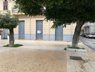 Foto Negozio in viale della vittoria, Agrigento di 180 m² con 2 locali