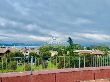 Foto Ufficio a Desenzano del Garda di 140 m² con 3 locali in vendita