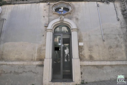 Foto Locale commerciale a Ragusa Centro di 140 m² con 3 locali in affitto