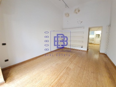 Foto Negozio in Viale Piave, Milano Porta Venezia di 55 m² con 2 locali