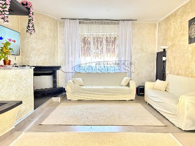 Foto Appartamento a Mondolfo di 292 m² con 10 locali in vendita