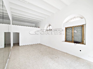 Foto Locale commerciale a Umbertide di 50 m² con 1 locali in affitto