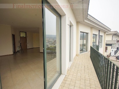 Foto Ufficio in Viale Europa, Negrar di Valpolicella Negrar di 105 m²