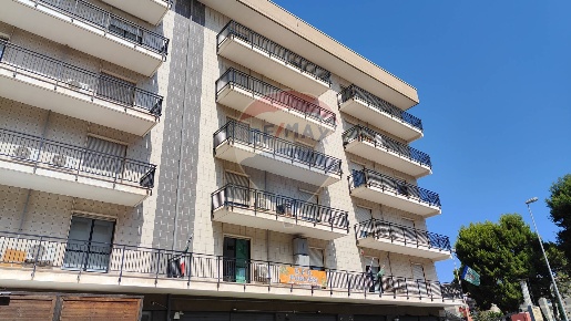 Foto Ufficio in Via Divisione Paracadutisti Folgore, Bari Poggiofranco