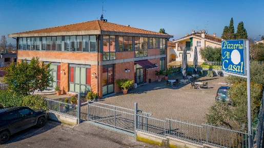 Foto Locale commerciale in Via Carlo Cattaneo, Castelnuovo del Garda Sandrà