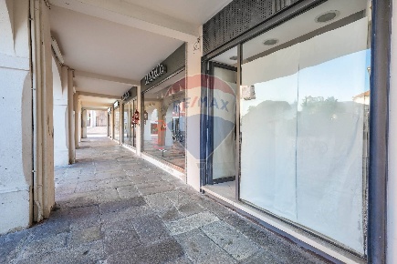 Foto Negozio a Rovigo Centro Storico di 20 m² con 1 locali in affitto