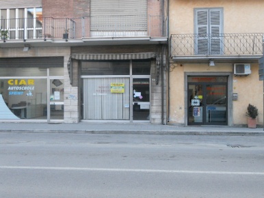 Foto Locale commerciale in Via Nazario Sauro, San Benedetto del Tronto