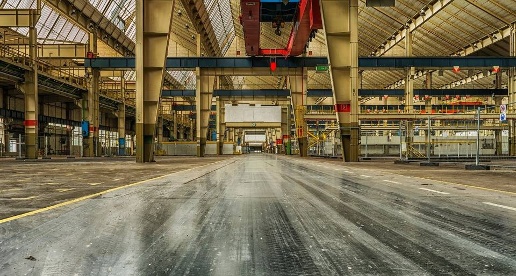 Foto Attività commerciale in Piazza Anfiteatro, Lucca di 1800 m² in affitto