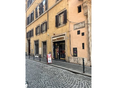 Foto Attività commerciale in Via Di Torre Argentina, Roma Pantheon