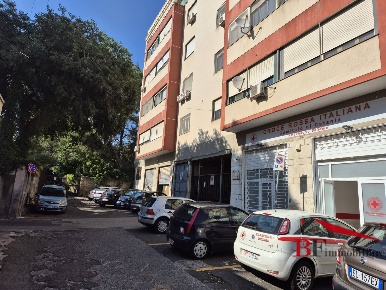 Foto Locale commerciale in Via Calamatta, Catania Borgo di 77 m² in vendita