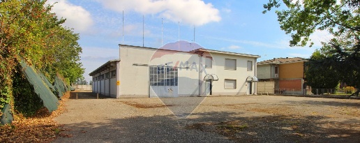 Foto Capannone industriale a Stradella Centro di 970 m² in vendita
