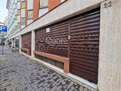 Foto Negozio in via Romeo Battistig, Udine Stazione - Europa di 40 m²