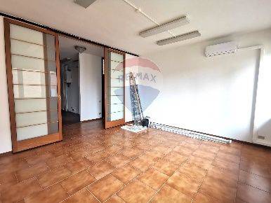 Foto Ufficio in via Milazzo, Busto Arsizio Sant'Edoardo di 250 m²