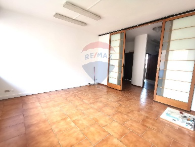 Foto Ufficio in via Milazzo, Busto Arsizio Sant'Edoardo di 250 m²