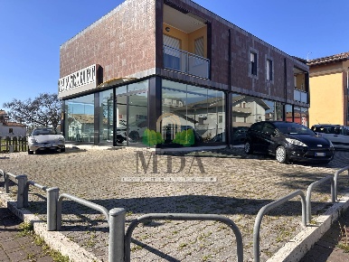 Foto Locale commerciale in via Roma, Martinsicuro Centro di 158 m²