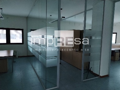 Foto Ufficio in via castellana treviso, Treviso Monigo di 133 m² in vendita