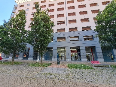 Foto Negozio in C.so Mediterraneo, Torino San Paolo di 55 m² con 2 locali